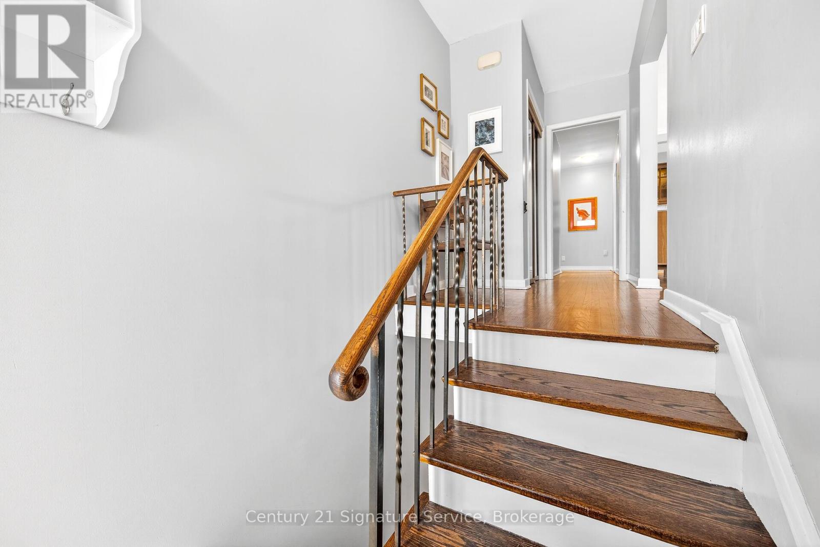 83 Coney Road, Toronto, Ontario  M8Z 2K7 - Photo 12 - W12912780