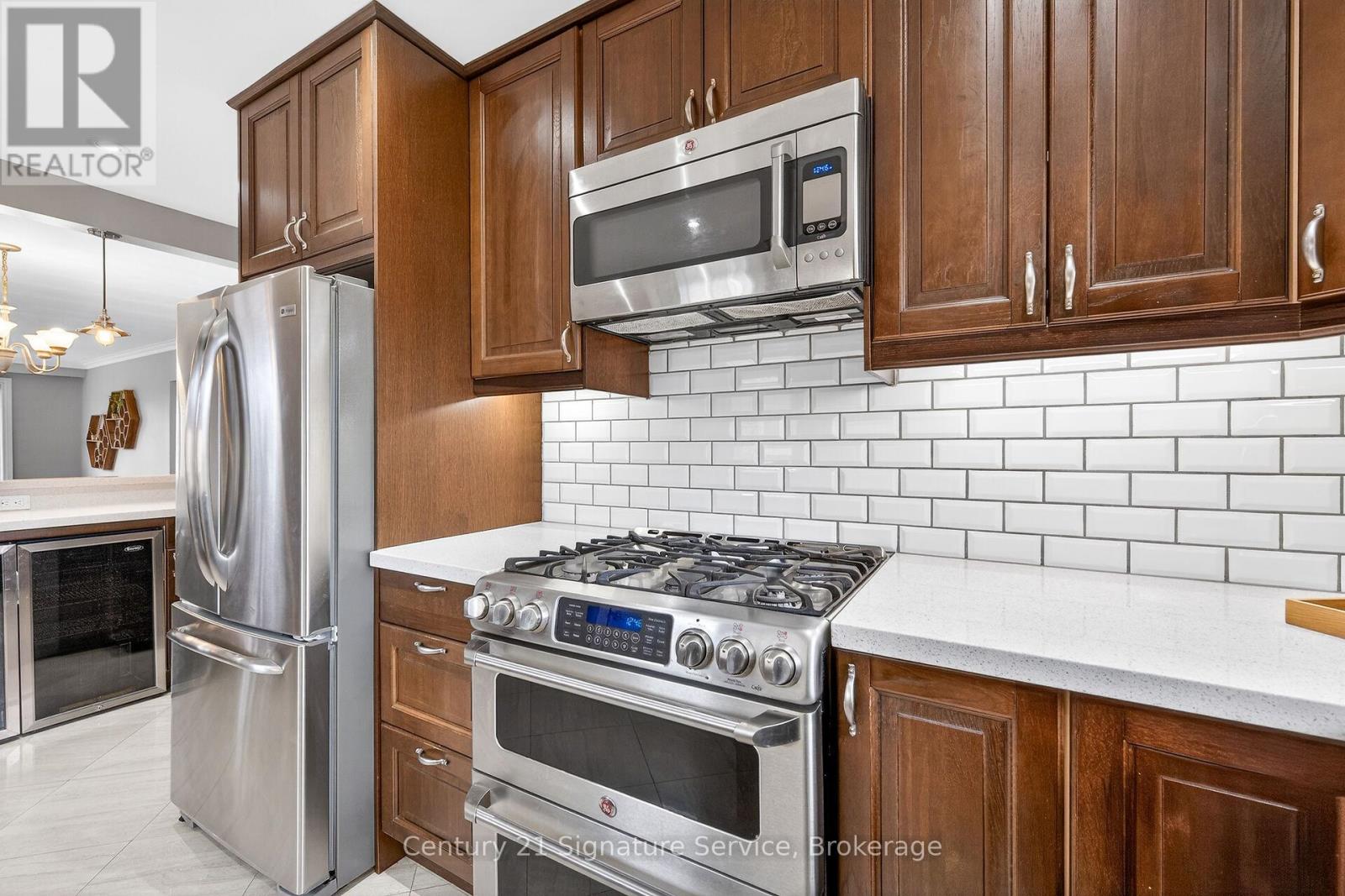 83 Coney Road, Toronto, Ontario  M8Z 2K7 - Photo 14 - W12912780