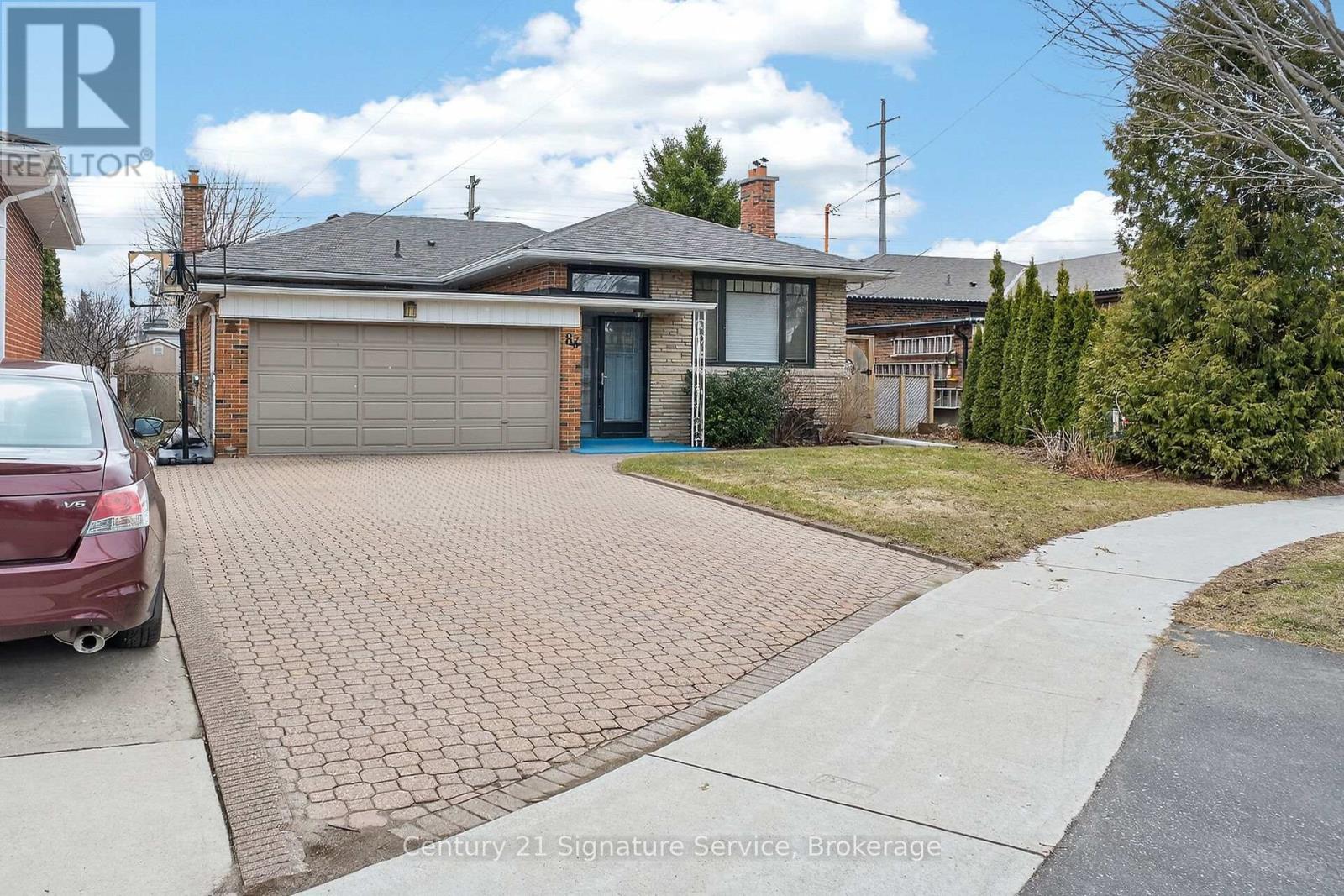 83 Coney Road, Toronto, Ontario  M8Z 2K7 - Photo 2 - W12912780
