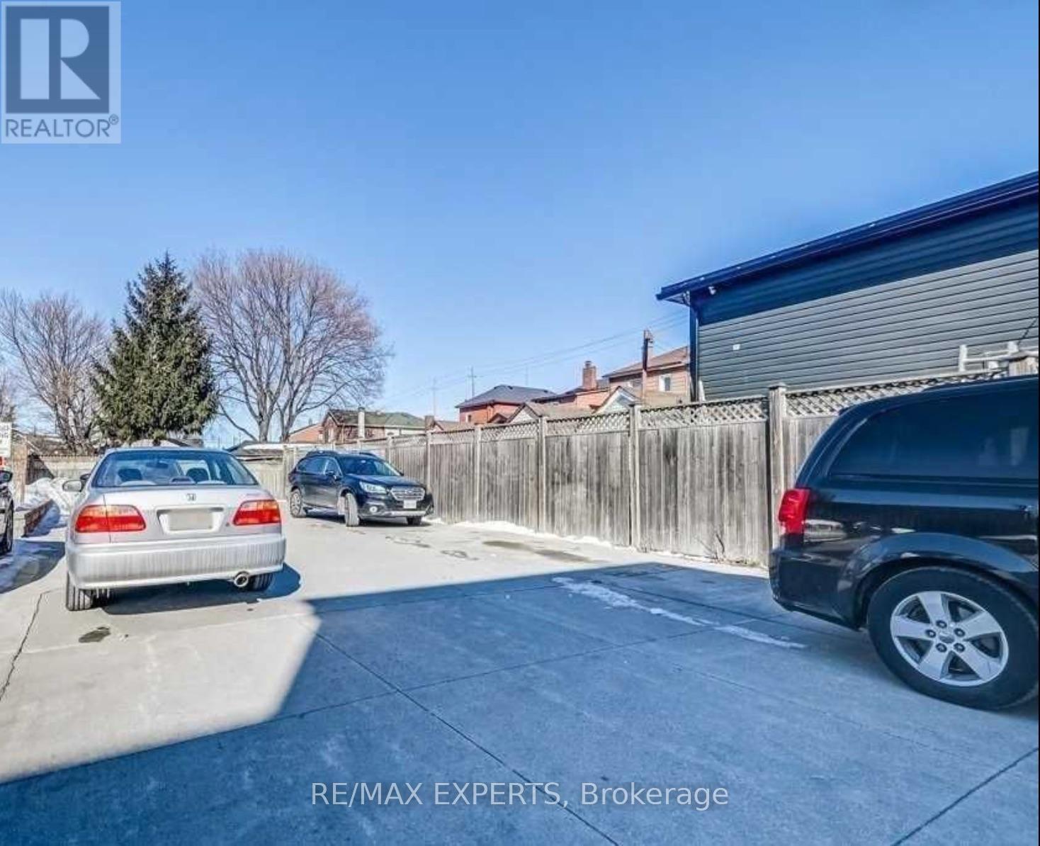2 Hyde Avenue, Toronto, Ontario  M6M 1J3 - Photo 17 - W12912784