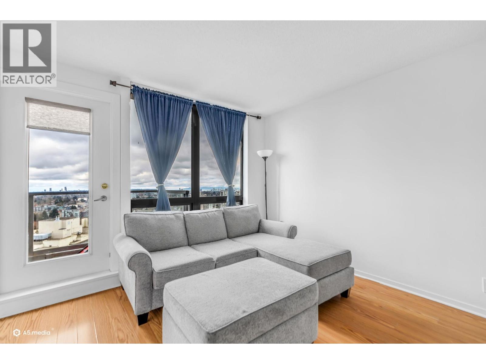 2508 3663 Crowley Drive, Vancouver, British Columbia  V5R 6H4 - Photo 3 - R3102484