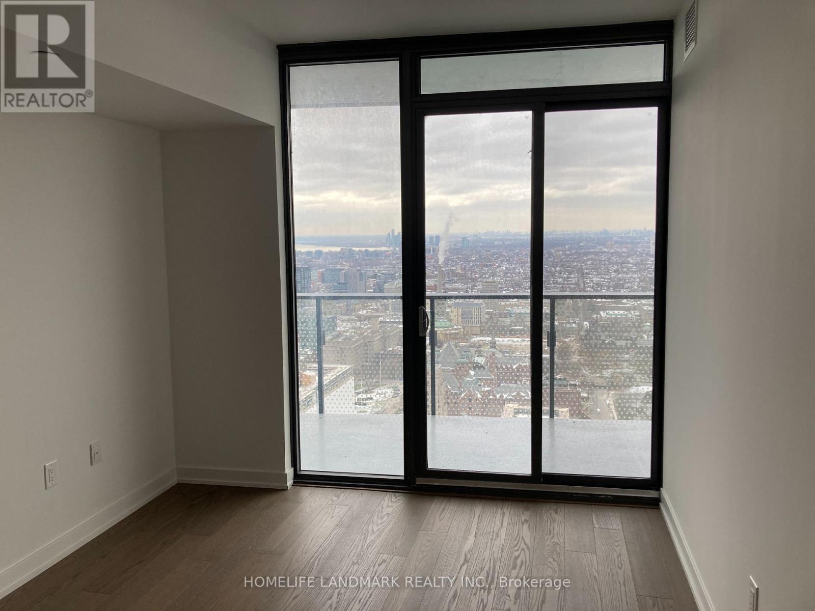 4807 - 11 Wellesley Street W, Toronto, Ontario  M4Y 0G4 - Photo 3 - C12912810