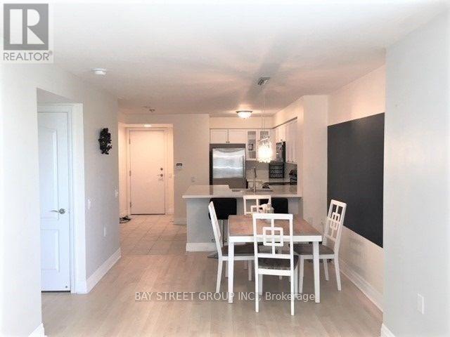 702 - 21 Hillcrest Avenue, Toronto, Ontario  M2N 7K2 - Photo 7 - C12912812