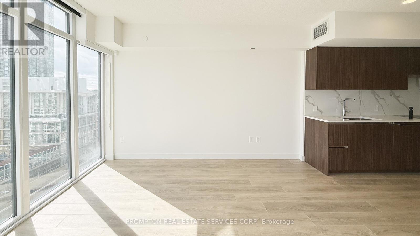 812 - 1 Concord Cityplace Way, Toronto, Ontario  M5V 0X3 - Photo 5 - C12912818