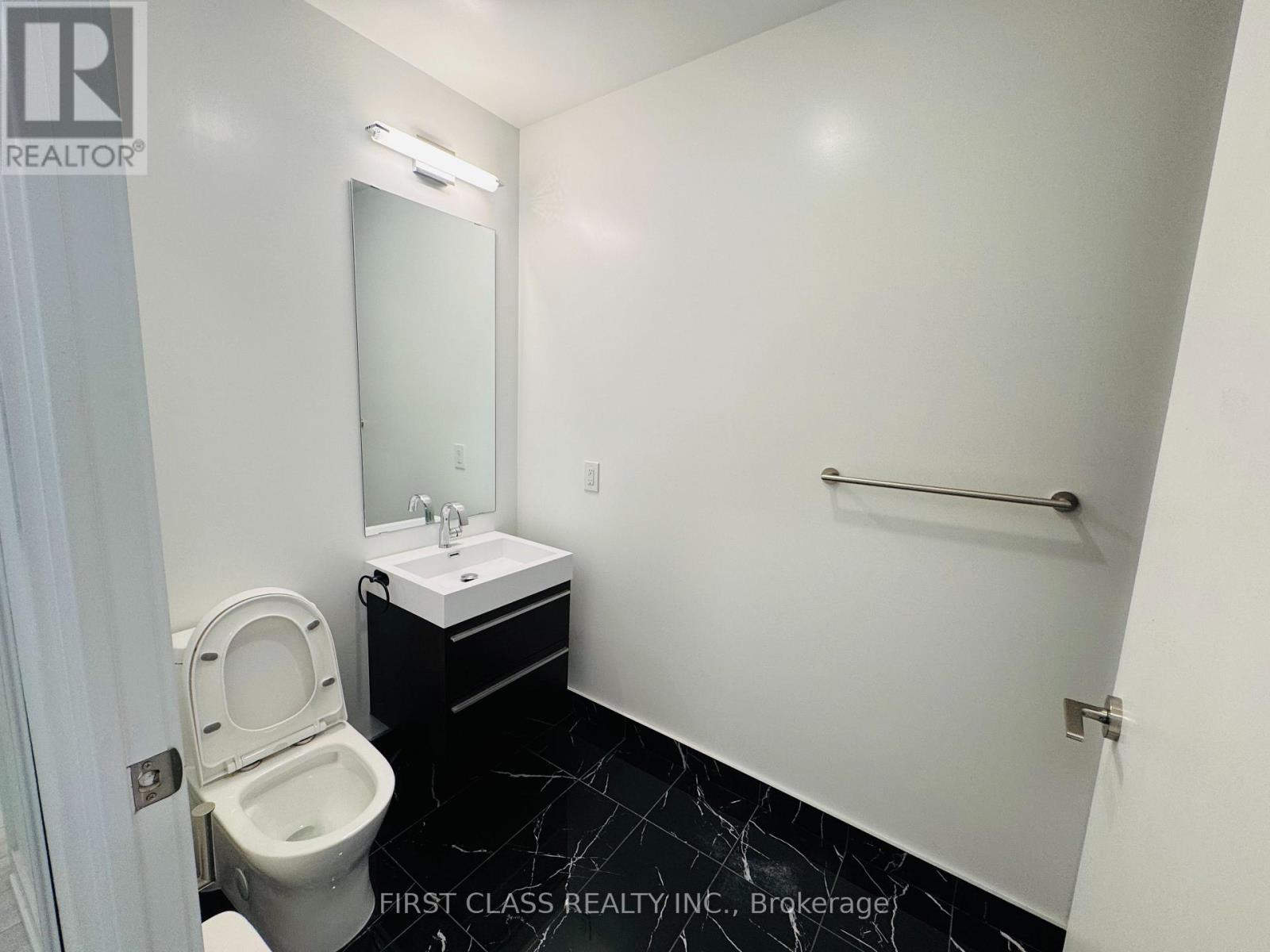 3905 - 39 Roehampton Avenue, Toronto, Ontario  M4P 1P9 - Photo 13 - C12912834