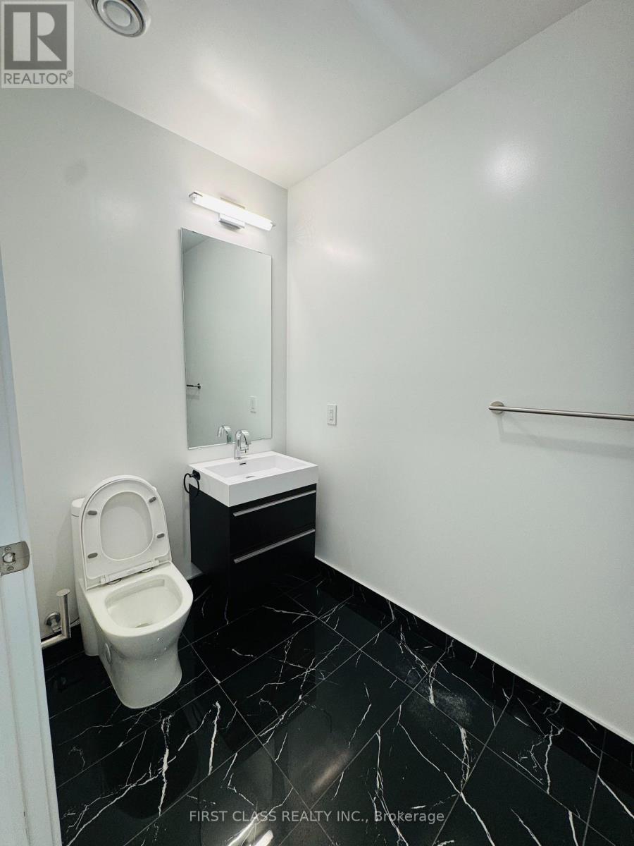 3905 - 39 Roehampton Avenue, Toronto, Ontario  M4P 1P9 - Photo 14 - C12912834