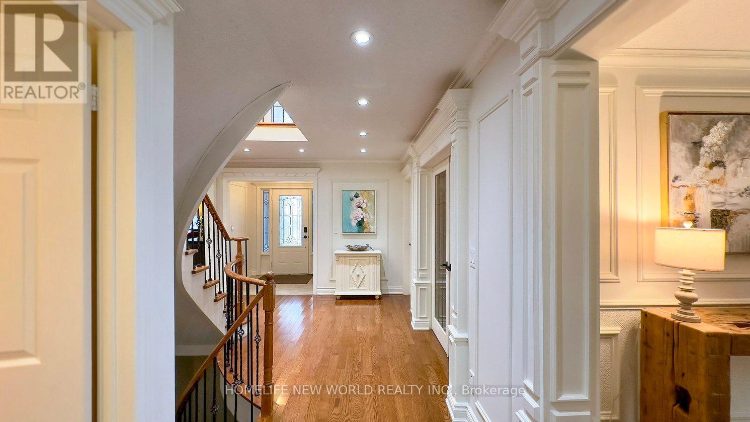 35 Chipperfield Crescent, Whitby, Ontario  L1R 1P1 - Photo 2 - E12912826