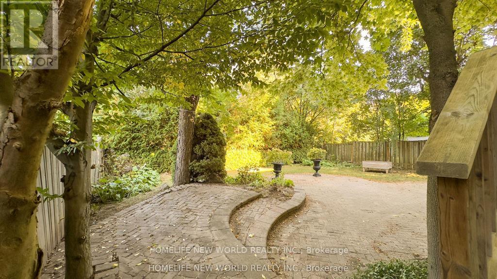 35 Chipperfield Crescent, Whitby, Ontario  L1R 1P1 - Photo 29 - E12912826