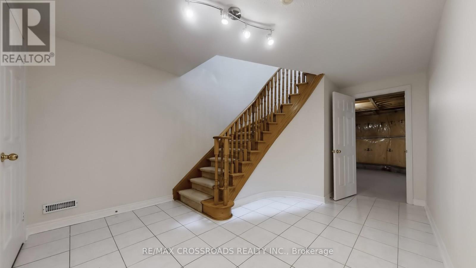 73 Reansbury Crescent, Markham, Ontario  L6C 1Y3 - Photo 33 - N12912830