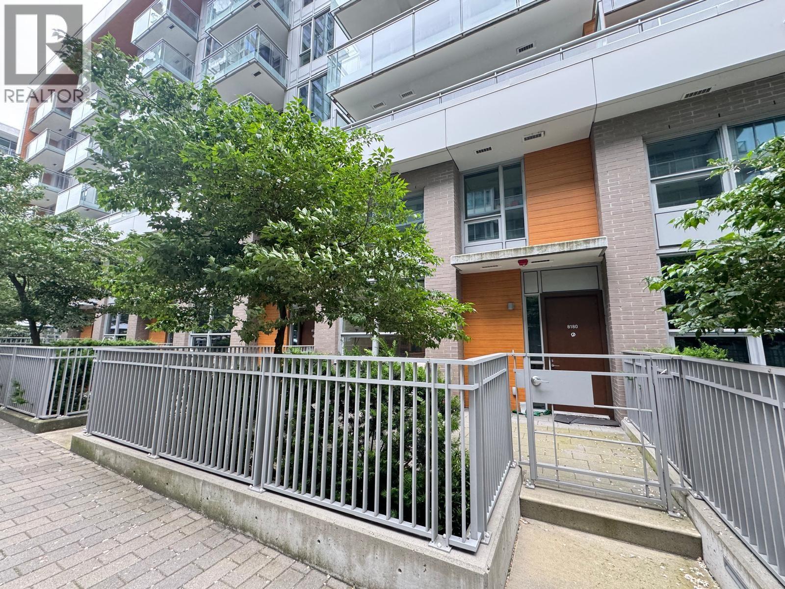 8180 Nunavut Lane, Vancouver, British Columbia  V5X 0H3 - Photo 2 - R3085275