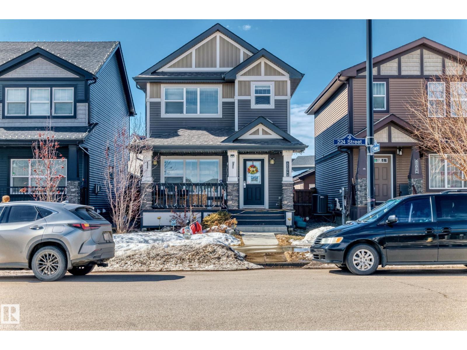8204 224 NW NW, edmonton, Alberta