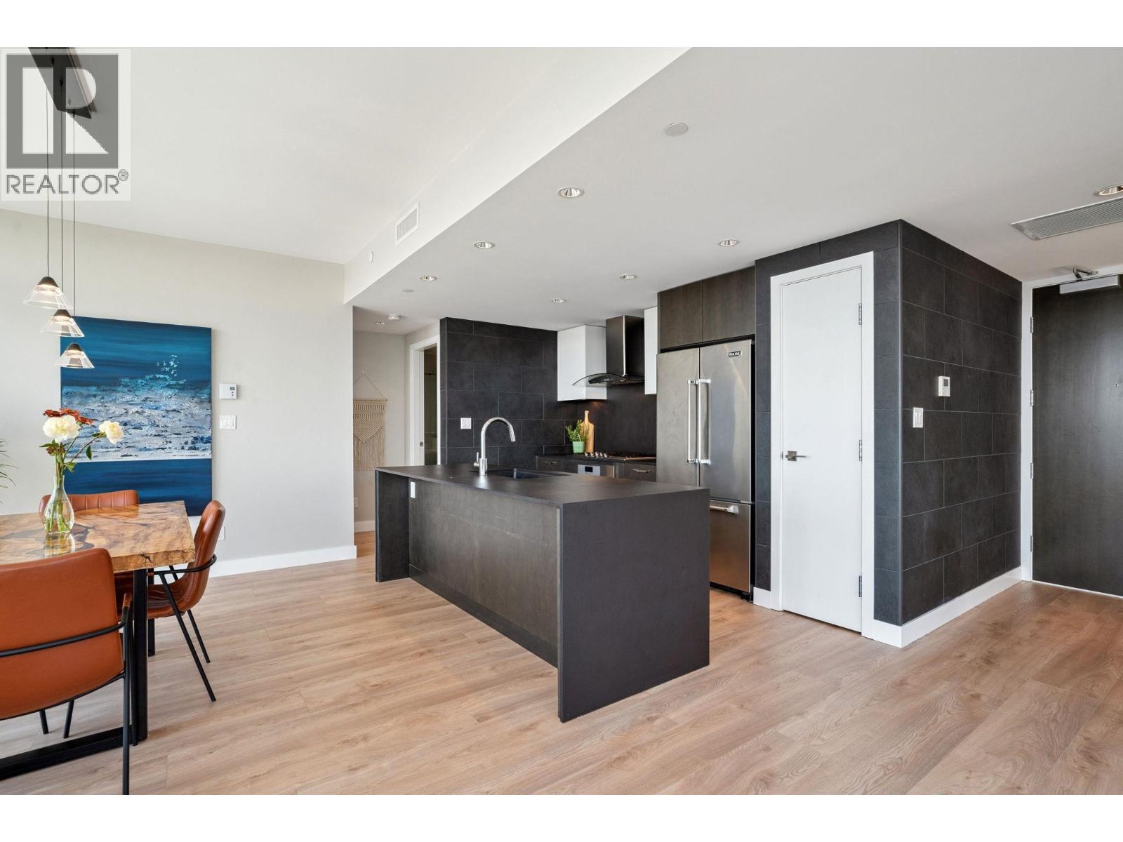 1905 958 Ridgeway Avenue, Coquitlam, British Columbia  V3K 0C5 - Photo 9 - R3102610