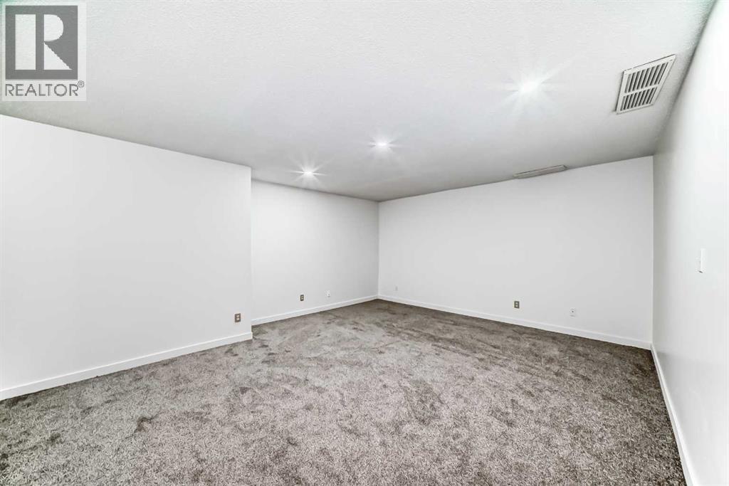 6735 Temple Drive Ne, Calgary, Alberta  T1Y 5S1 - Photo 24 - A2295031