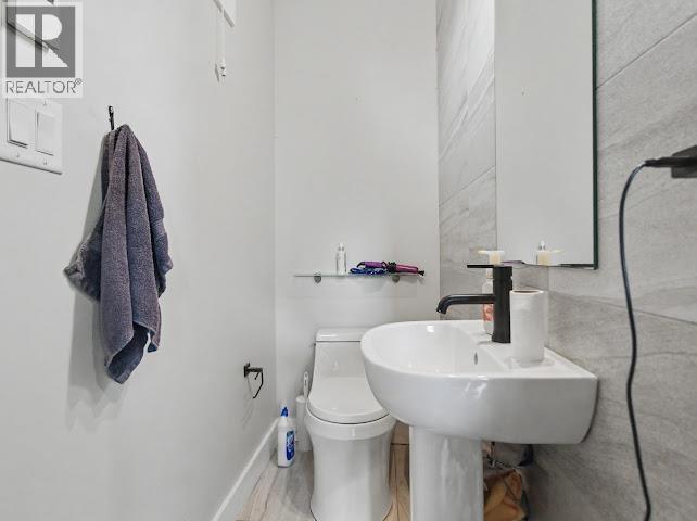 2412 Dundas Street, Vancouver, British Columbia  V5K 1P6 - Photo 10 - R3098787