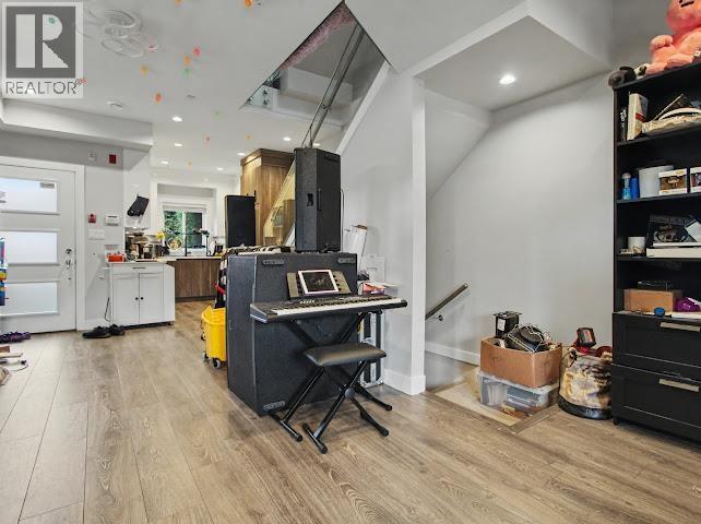 2412 Dundas Street, Vancouver, British Columbia  V5K 1P6 - Photo 9 - R3098787