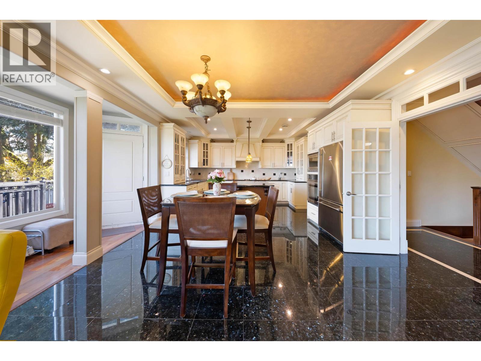 6166 Denbigh Avenue, Burnaby, British Columbia  V5H 3R5 - Photo 6 - R3102303