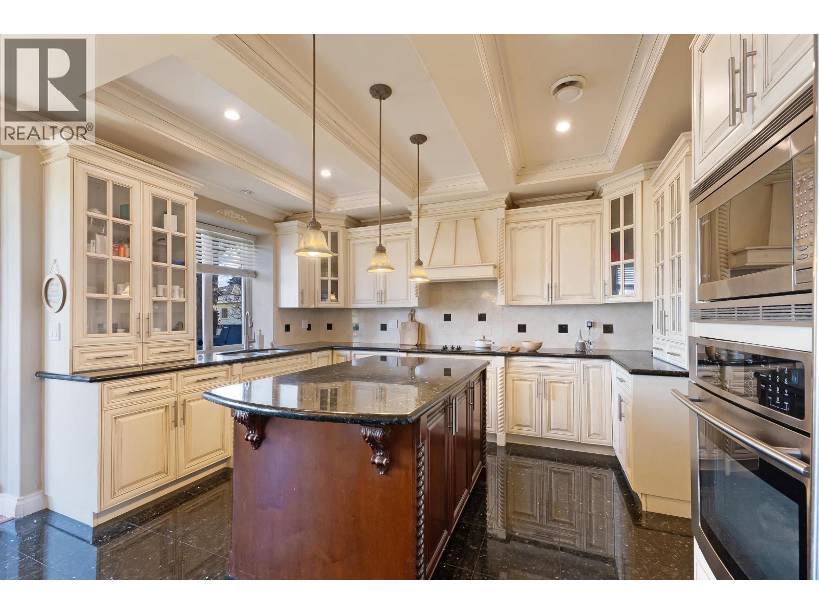 6166 Denbigh Avenue, Burnaby, British Columbia  V5H 3R5 - Photo 8 - R3102303