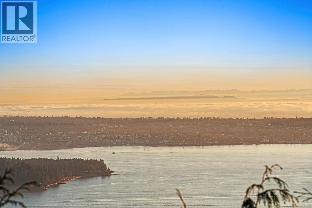 1626 Pinecrest Drive, West Vancouver, British Columbia  V7S 3H3 - Photo 2 - R3077408