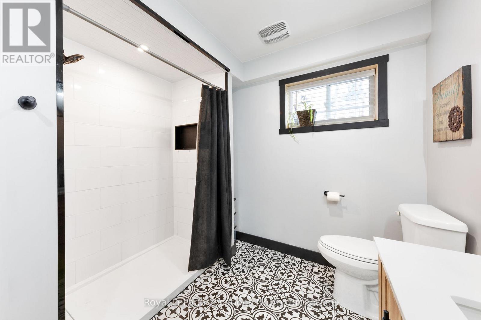 58 Lamont Creek Drive, Wasaga Beach, Ontario  L9Z 1J9 - Photo 35 - S12912914