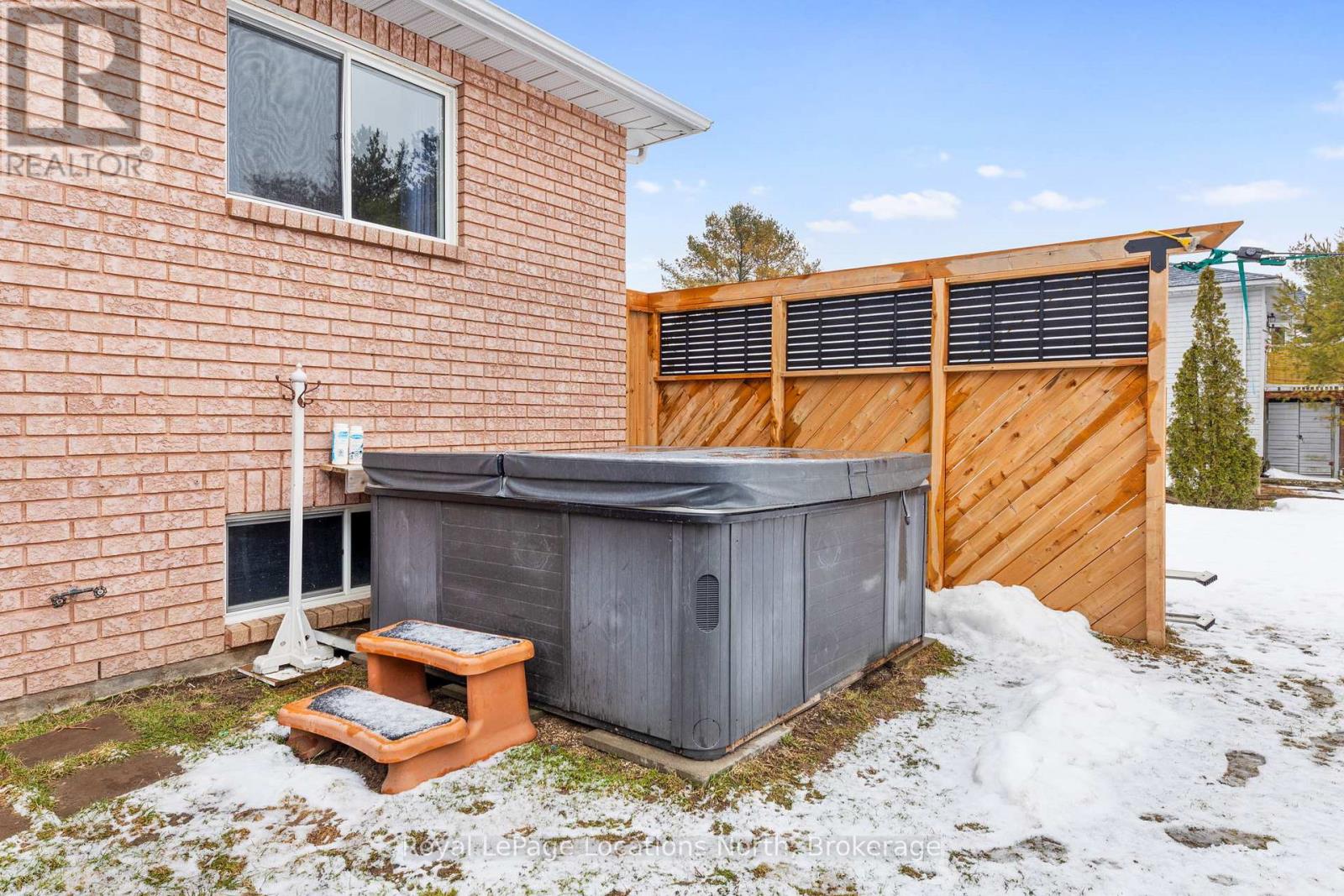 58 Lamont Creek Drive, Wasaga Beach, Ontario  L9Z 1J9 - Photo 42 - S12912914