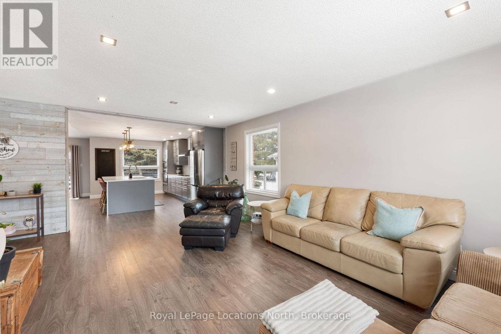 58 Lamont Creek Drive, Wasaga Beach, Ontario  L9Z 1J9 - Photo 5 - S12912914