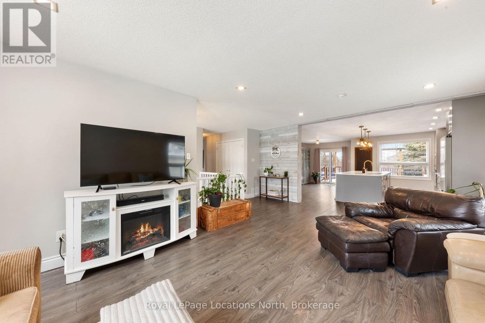 58 Lamont Creek Drive, Wasaga Beach, Ontario  L9Z 1J9 - Photo 6 - S12912914