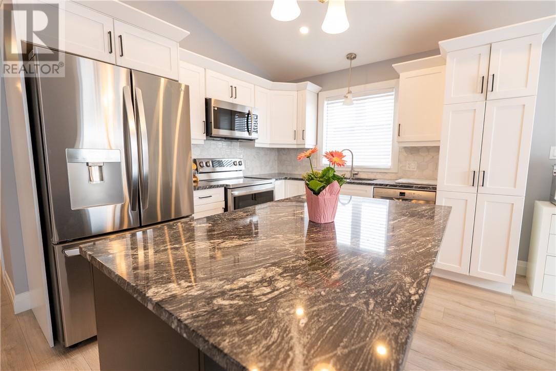 4386 Larocque Avenue, Hanmer, Ontario  P3P 0C9 - Photo 11 - 2126883