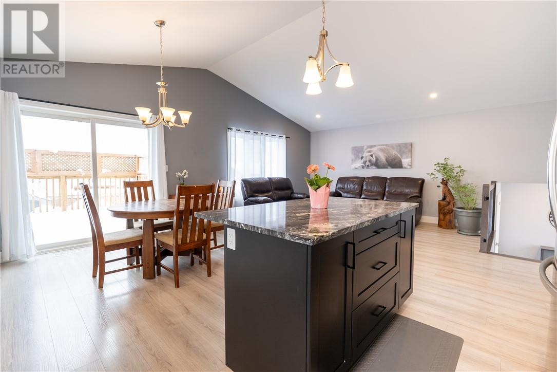 4386 Larocque Avenue, Hanmer, Ontario  P3P 0C9 - Photo 12 - 2126883