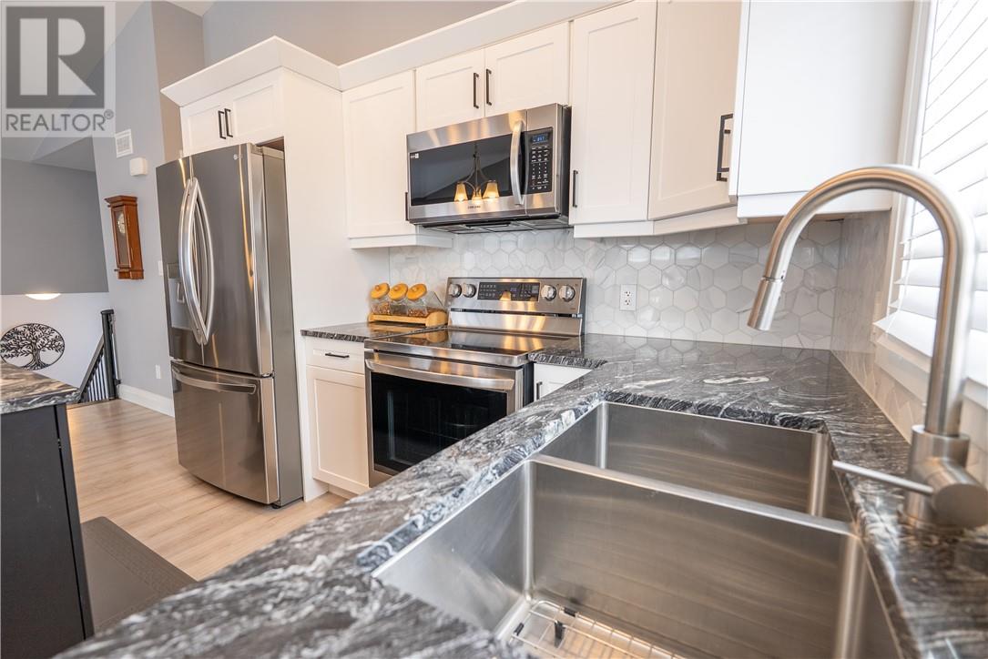 4386 Larocque Avenue, Hanmer, Ontario  P3P 0C9 - Photo 9 - 2126883