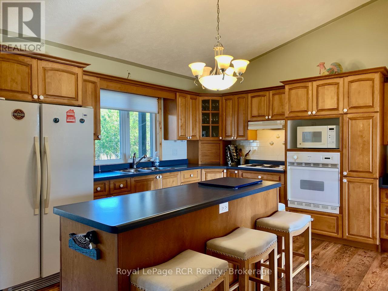 34 Hatt Street, Northern Bruce Peninsula, Ontario  N0H 2R0 - Photo 10 - X12912866