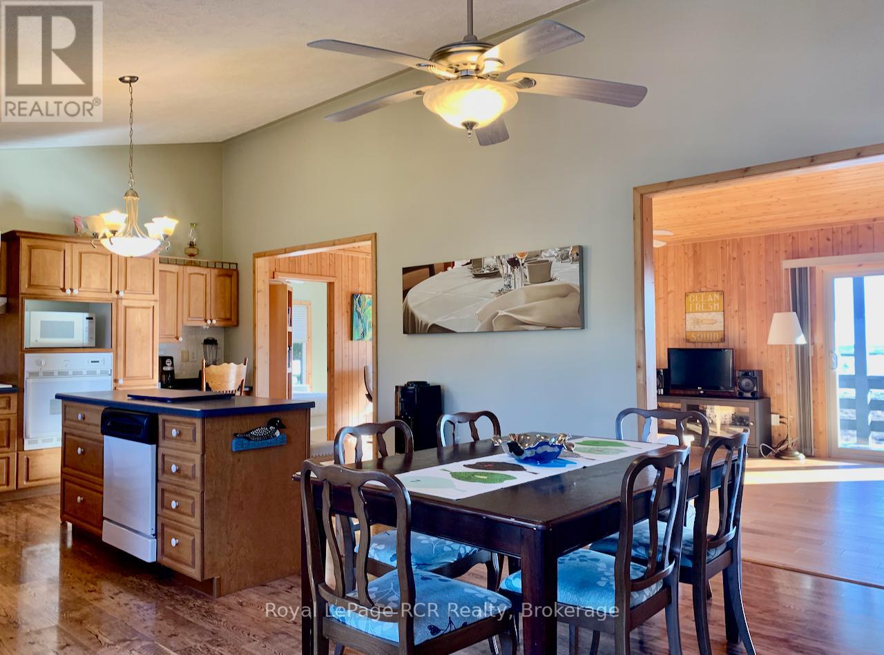 34 Hatt Street, Northern Bruce Peninsula, Ontario  N0H 2R0 - Photo 11 - X12912866