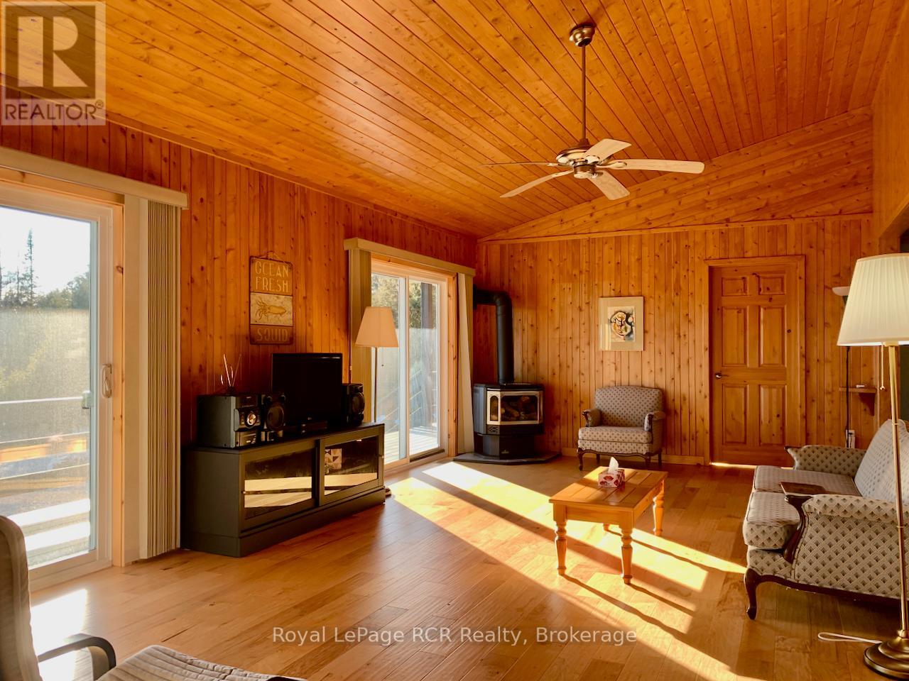 34 Hatt Street, Northern Bruce Peninsula, Ontario  N0H 2R0 - Photo 13 - X12912866