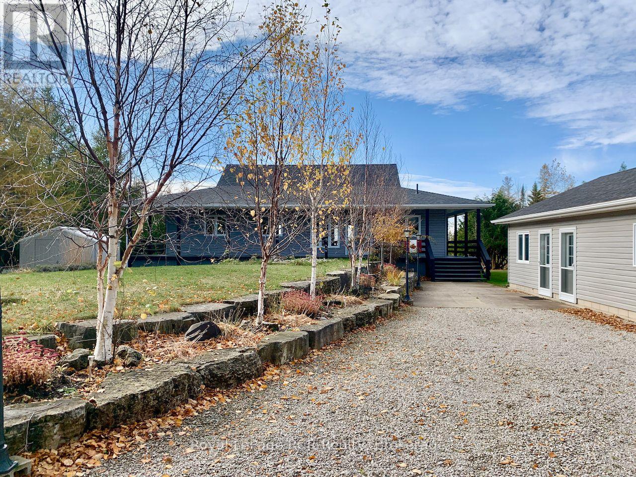 34 Hatt Street, Northern Bruce Peninsula, Ontario  N0H 2R0 - Photo 32 - X12912866