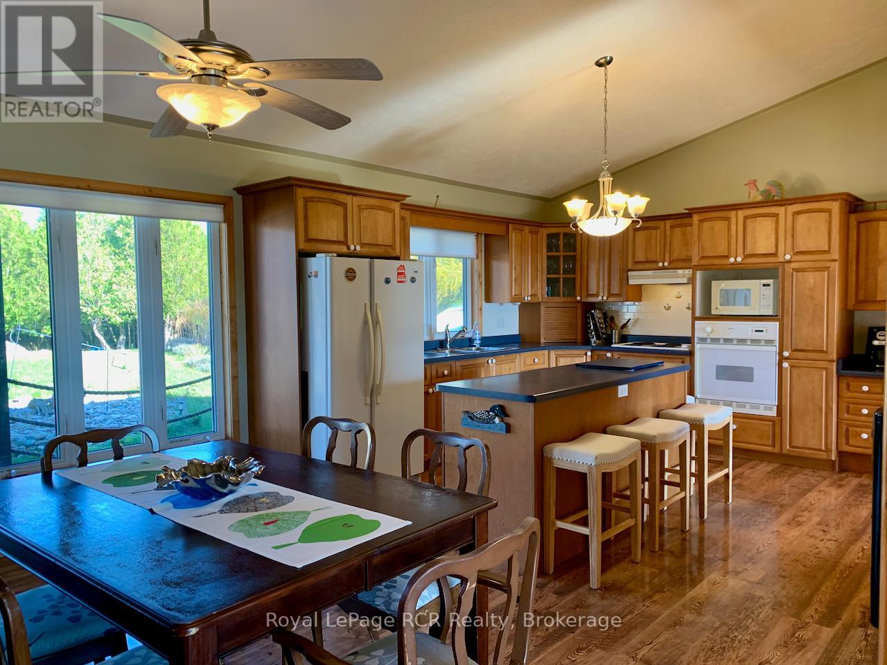 34 Hatt Street, Northern Bruce Peninsula, Ontario  N0H 2R0 - Photo 9 - X12912866