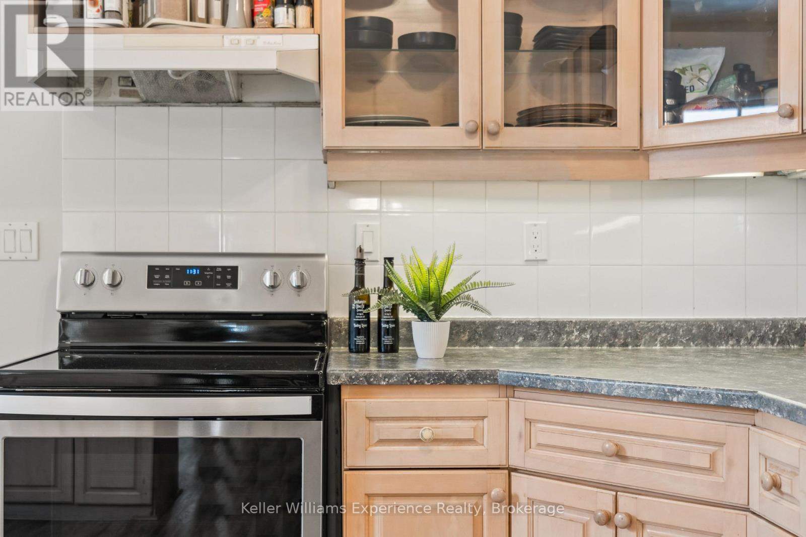 253 11th Street E, Owen Sound, Ontario  N4K 1T8 - Photo 12 - X12912892