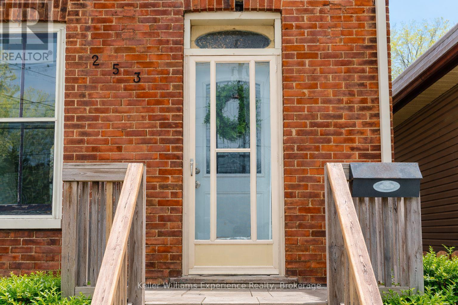 253 11th Street E, Owen Sound, Ontario  N4K 1T8 - Photo 2 - X12912892