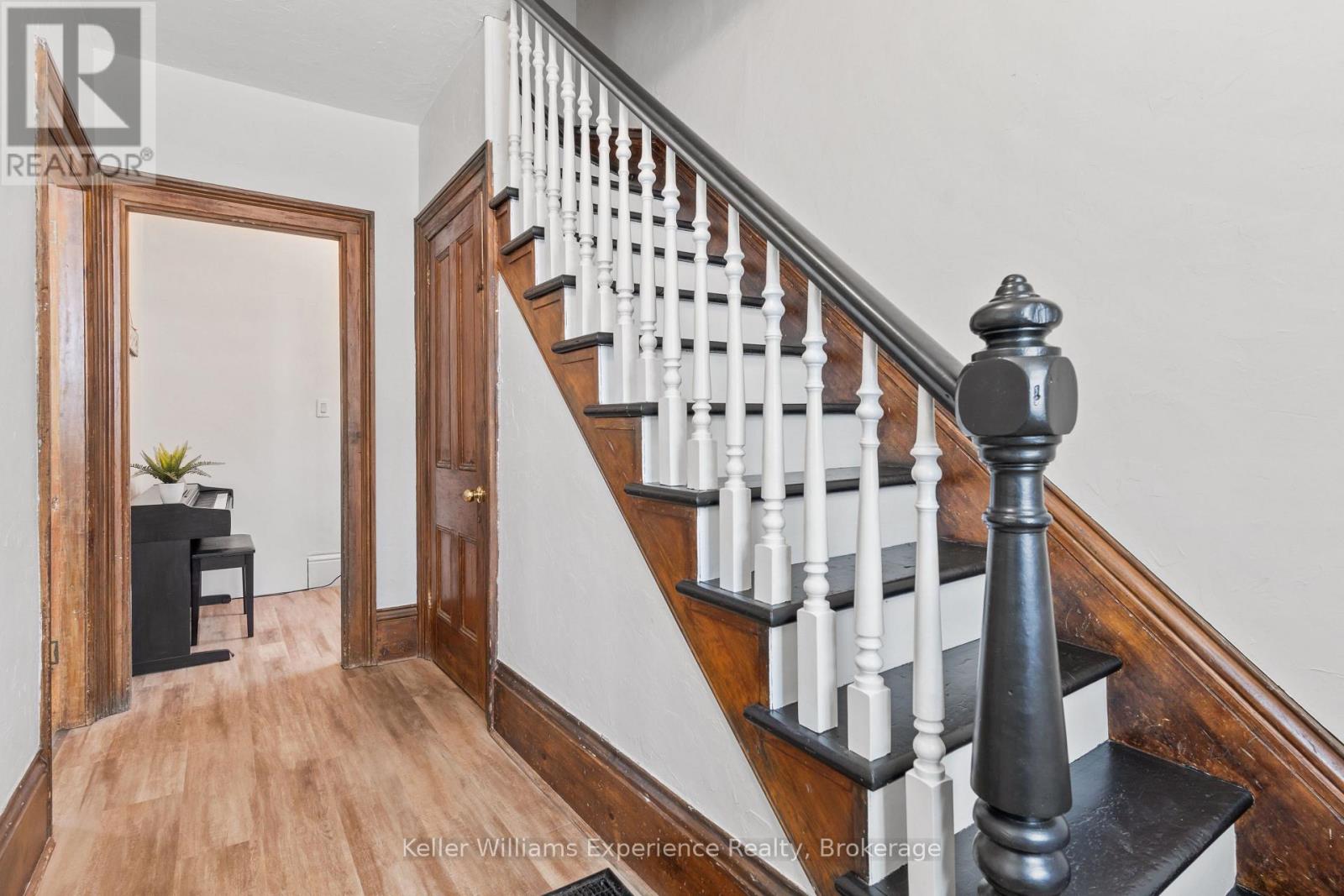 253 11th Street E, Owen Sound, Ontario  N4K 1T8 - Photo 4 - X12912892