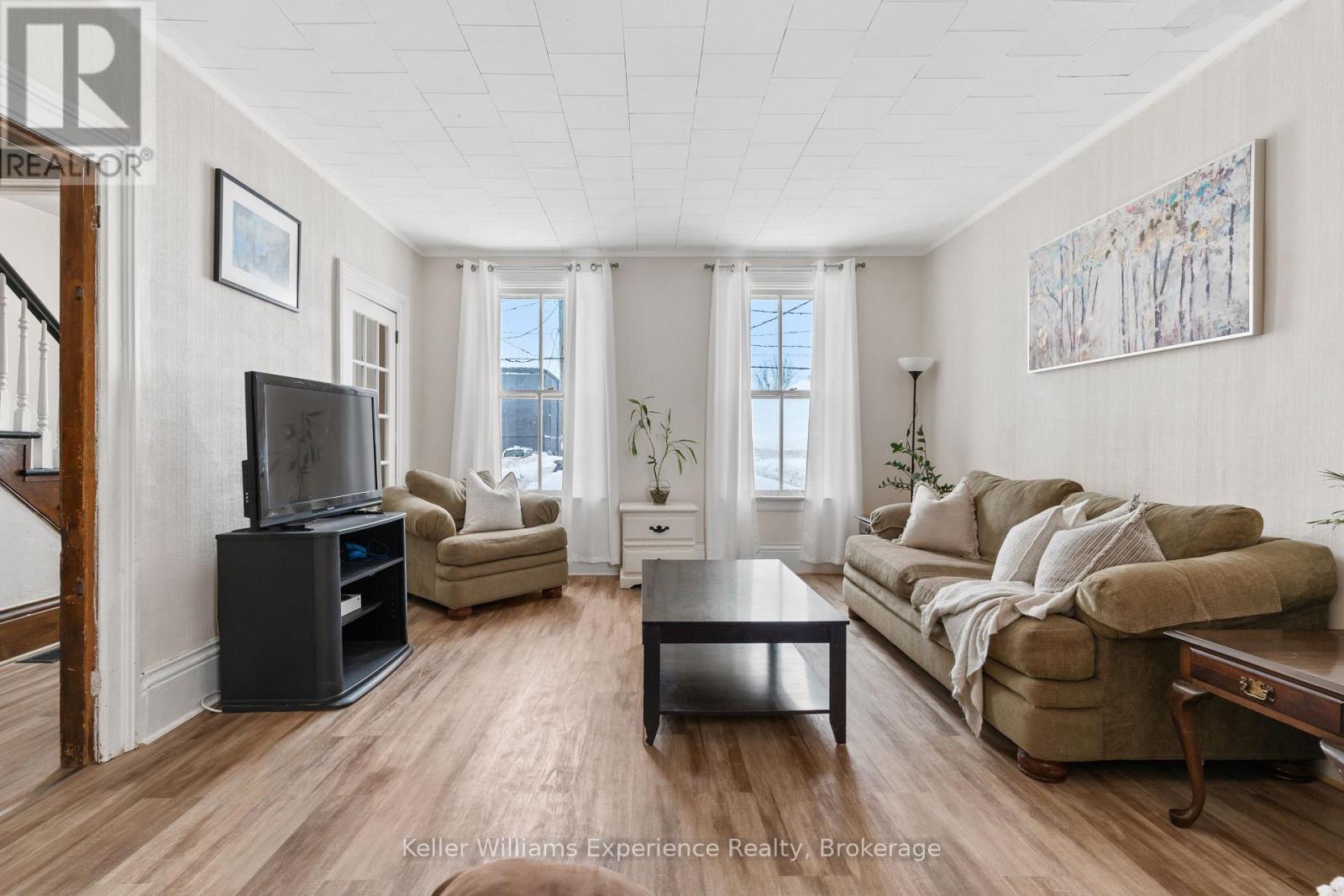 253 11th Street E, Owen Sound, Ontario  N4K 1T8 - Photo 6 - X12912892