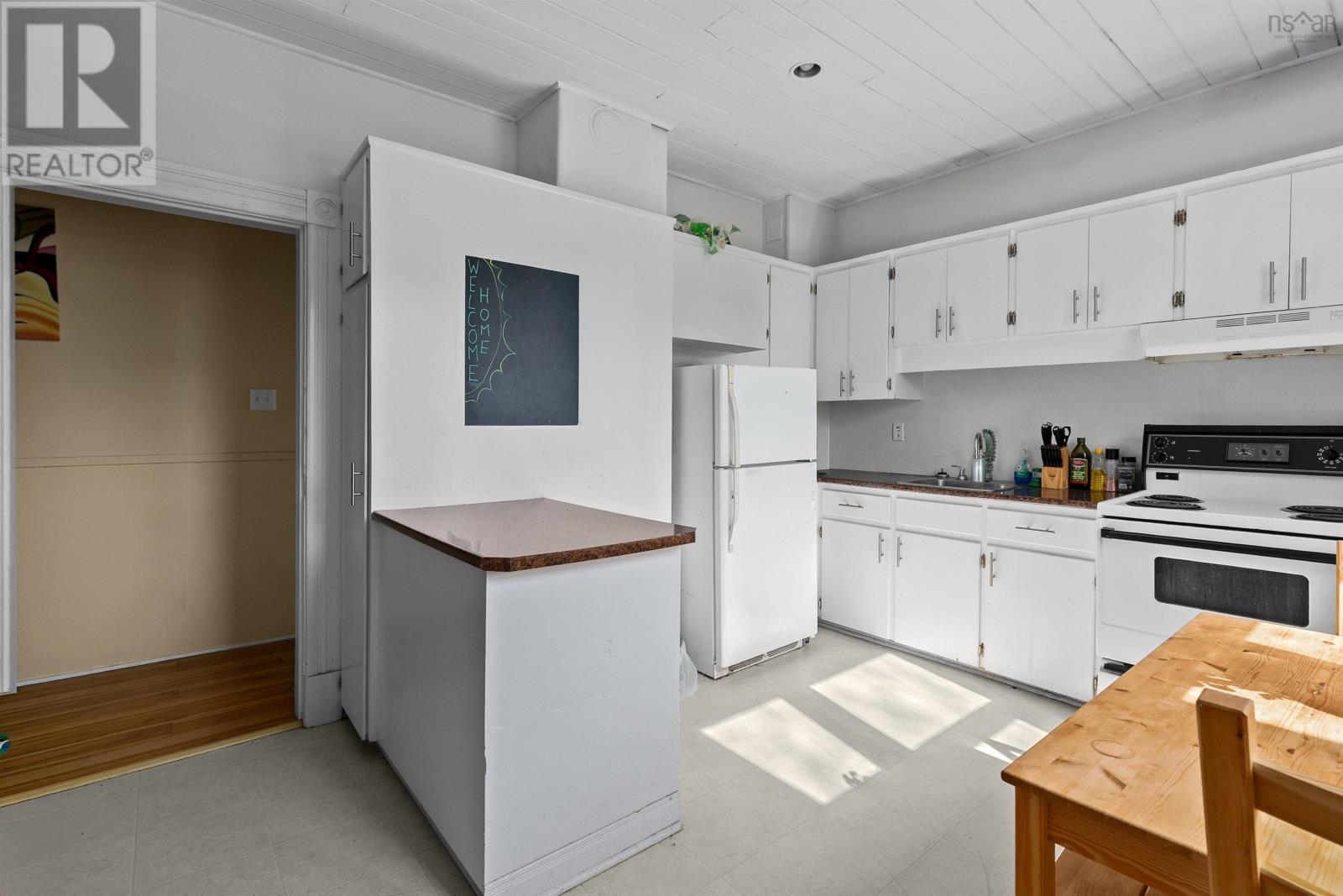 6268 Shirley Street, South End, Nova Scotia  B3H 2N6 - Photo 8 - 202605187