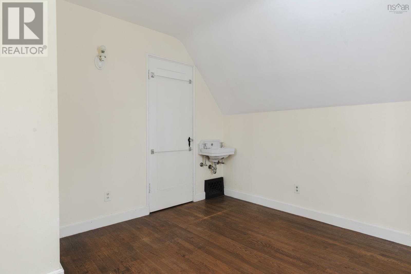 5661 Ogilvie Street, Halifax, Nova Scotia  B3H 1B8 - Photo 28 - 202603644