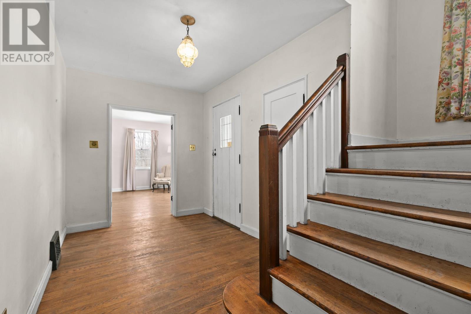 5661 Ogilvie Street, Halifax, Nova Scotia  B3H 1B8 - Photo 8 - 202603644