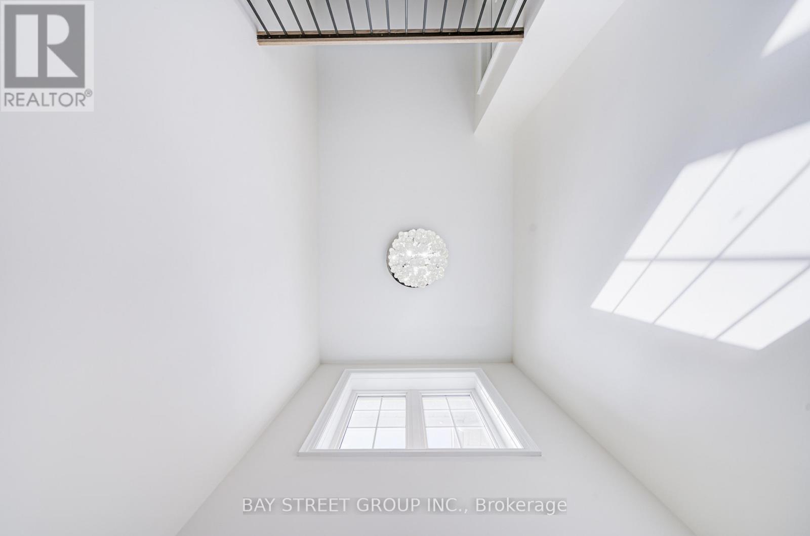 152 Ben Sinclair Avenue, East Gwillimbury, Ontario  L9N 0Z2 - Photo 5 - N12859002