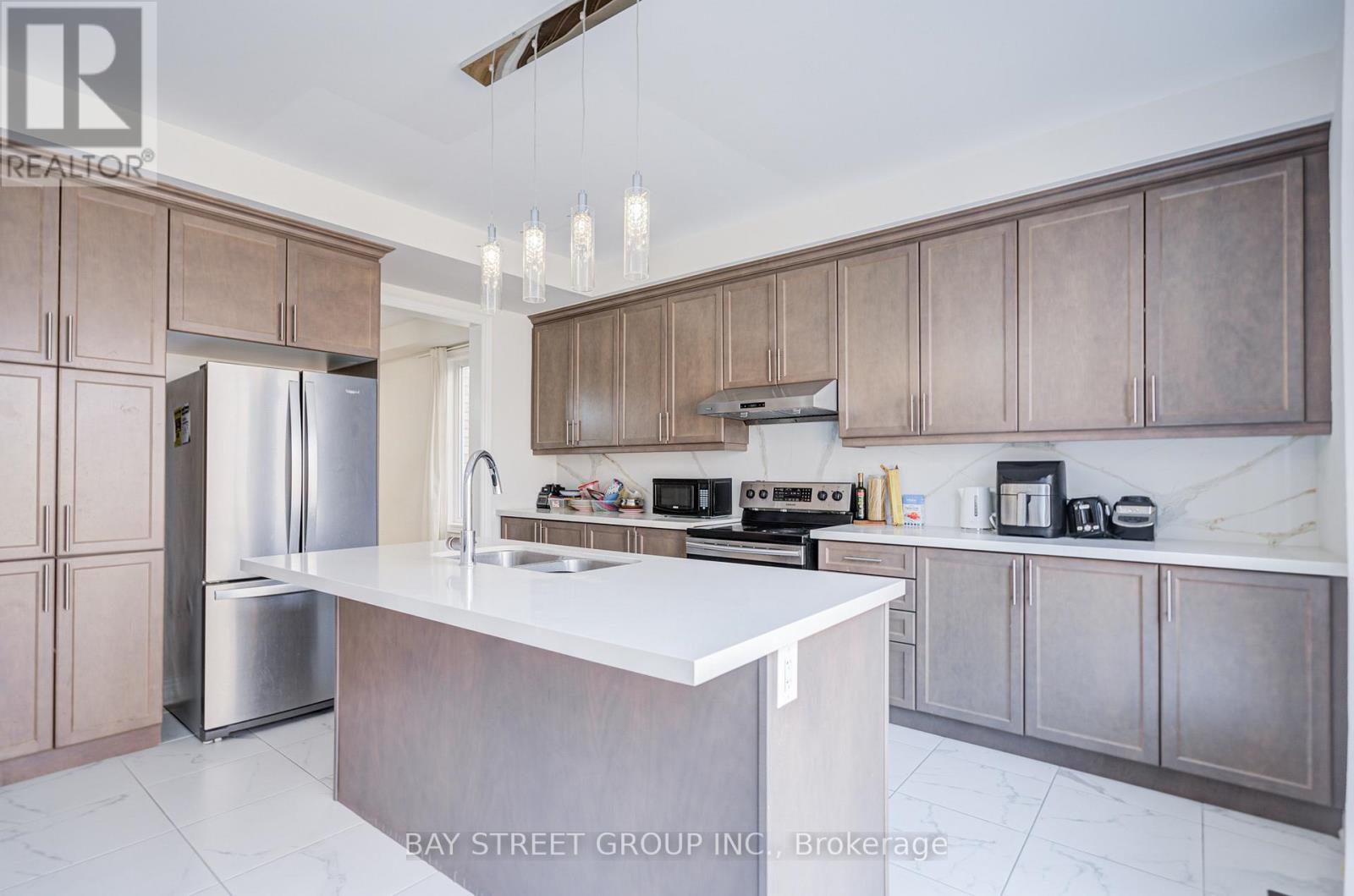 152 Ben Sinclair Avenue, East Gwillimbury, Ontario  L9N 0Z2 - Photo 8 - N12859002