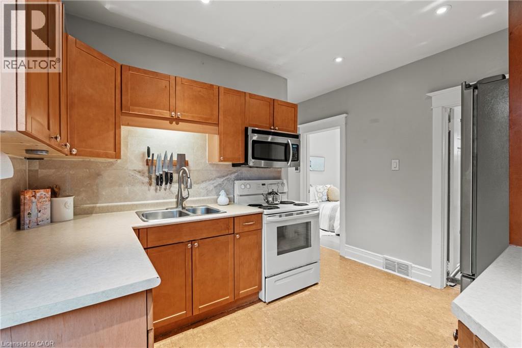 26 N Garside Avenue N, Hamilton, Ontario  L8H 4W2 - Photo 17 - 40814353