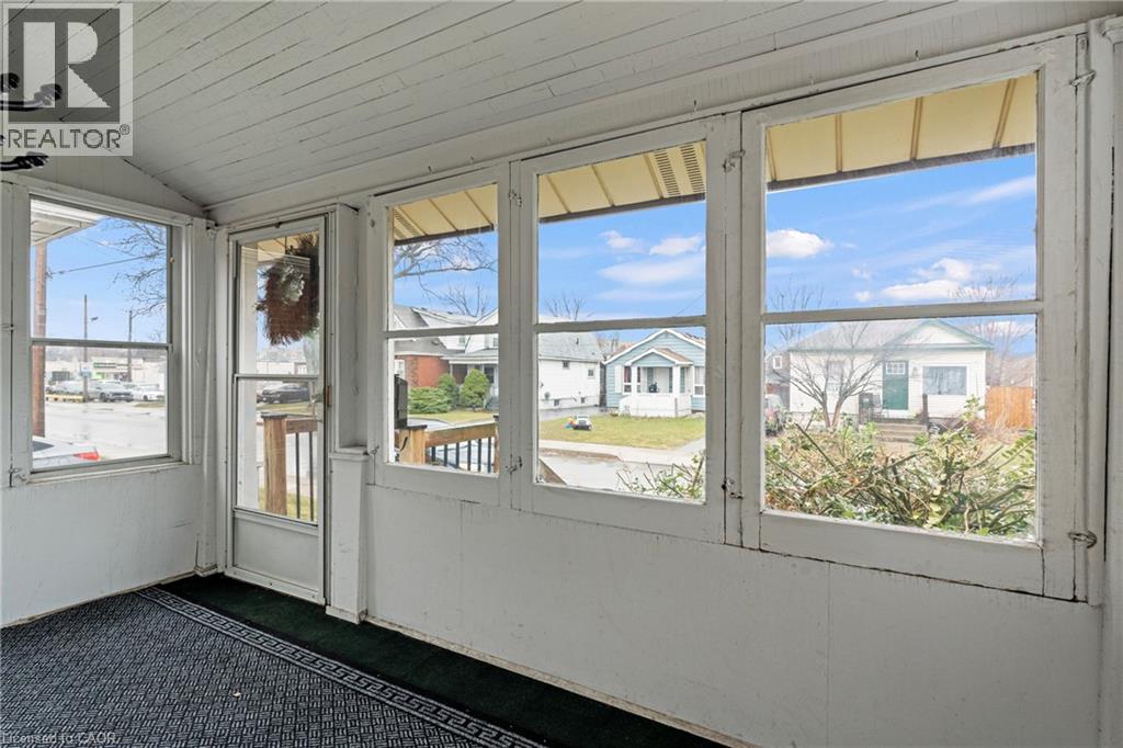 26 N Garside Avenue N, Hamilton, Ontario  L8H 4W2 - Photo 3 - 40814353