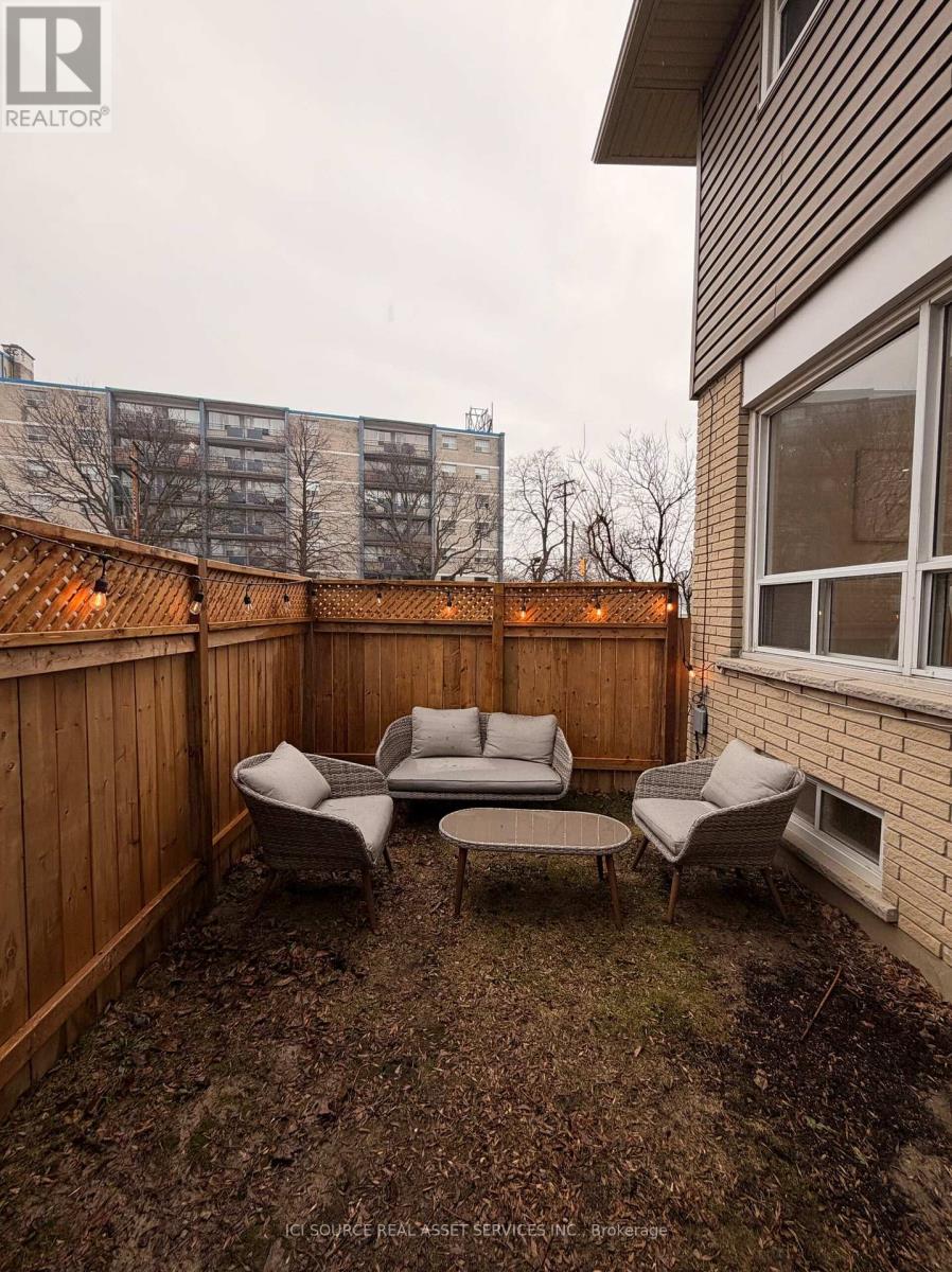 10 - 914 Mohawk Road E, Hamilton, Ontario  L8T 2R8 - Photo 24 - X12908052