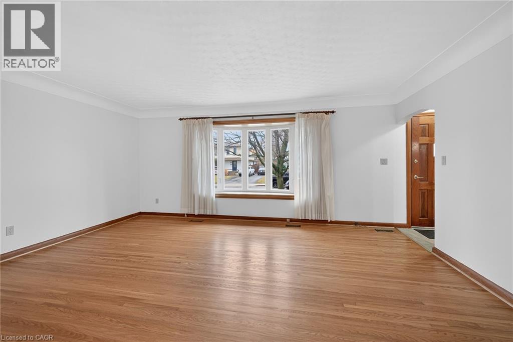 134 West 28th Street, Hamilton, Ontario  L9C 5B2 - Photo 6 - 40811116