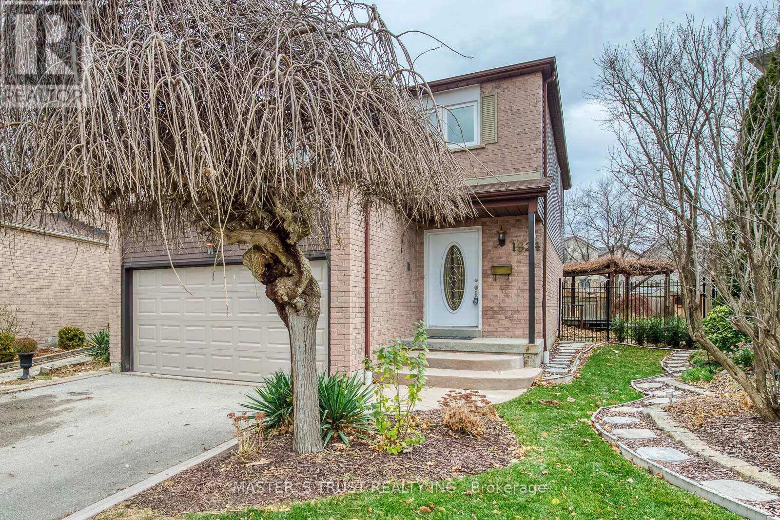 1824 Princelea Place, Mississauga, Ontario  L5M 3R8 - Photo 2 - W12887334