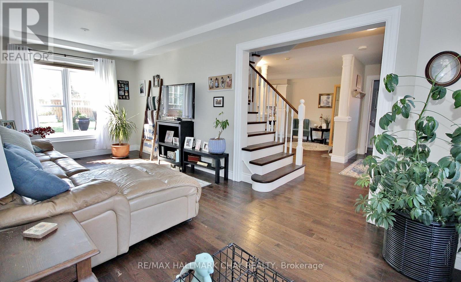 1084 Winnifred Court, Innisfil, Ontario  L9S 2B3 - Photo 17 - N12698484