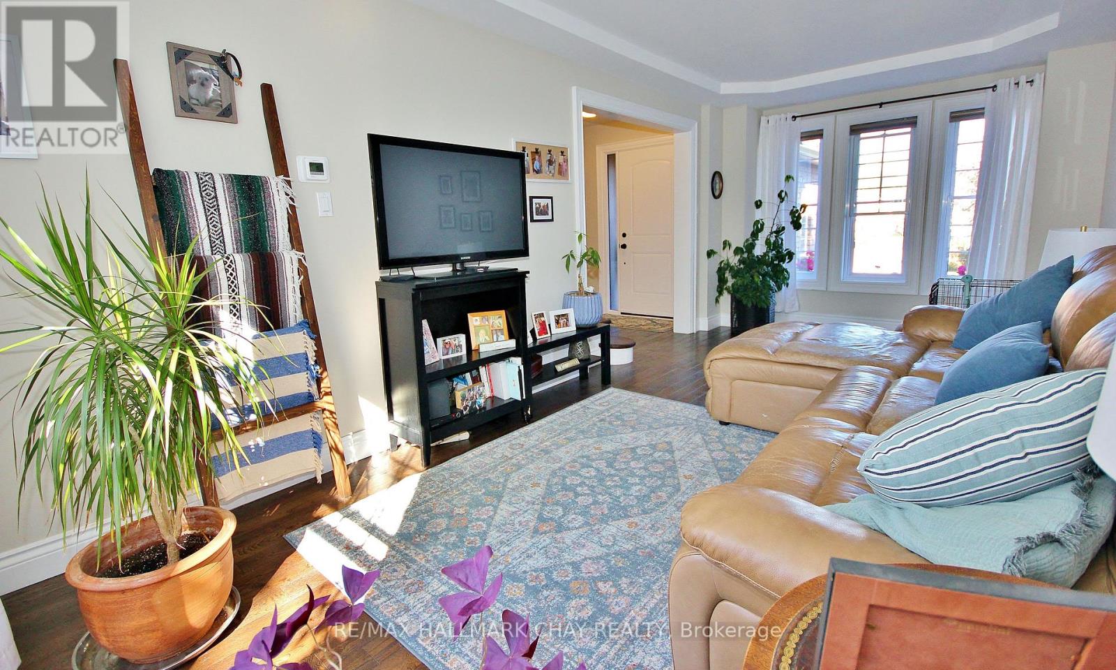 1084 Winnifred Court, Innisfil, Ontario  L9S 2B3 - Photo 15 - N12698484